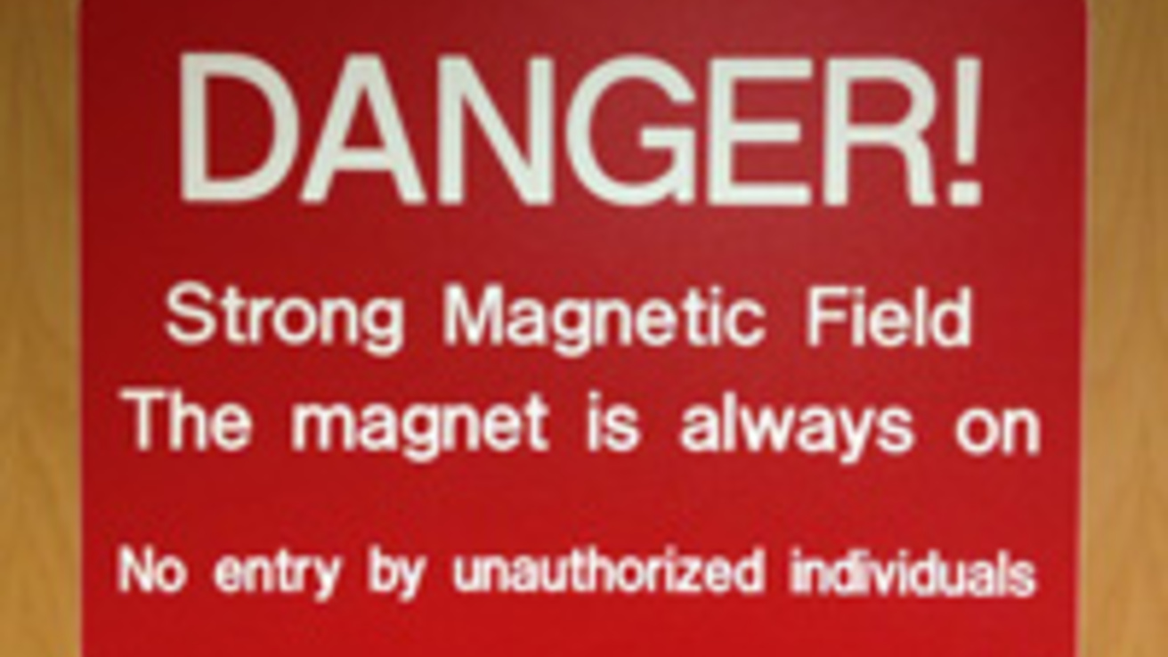 DANGER strong magnetic field sign